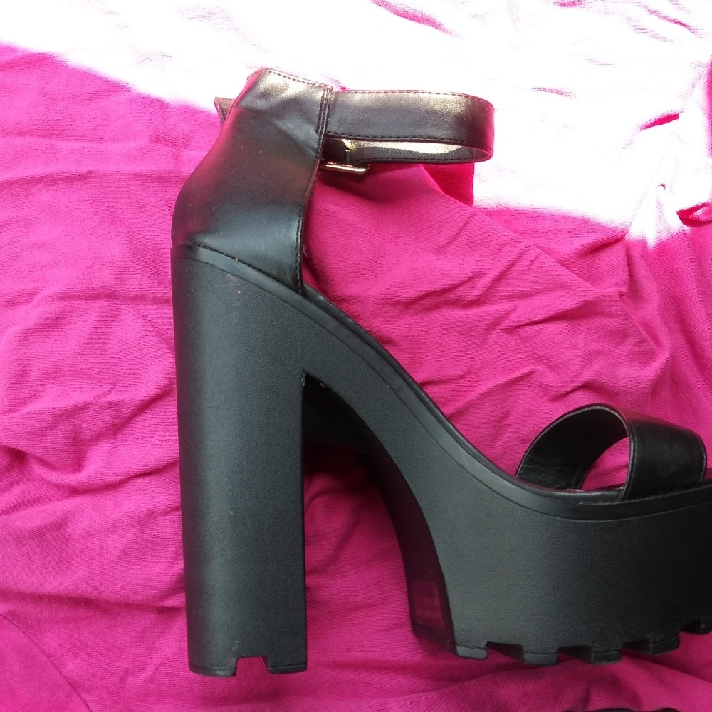 Black Shoes